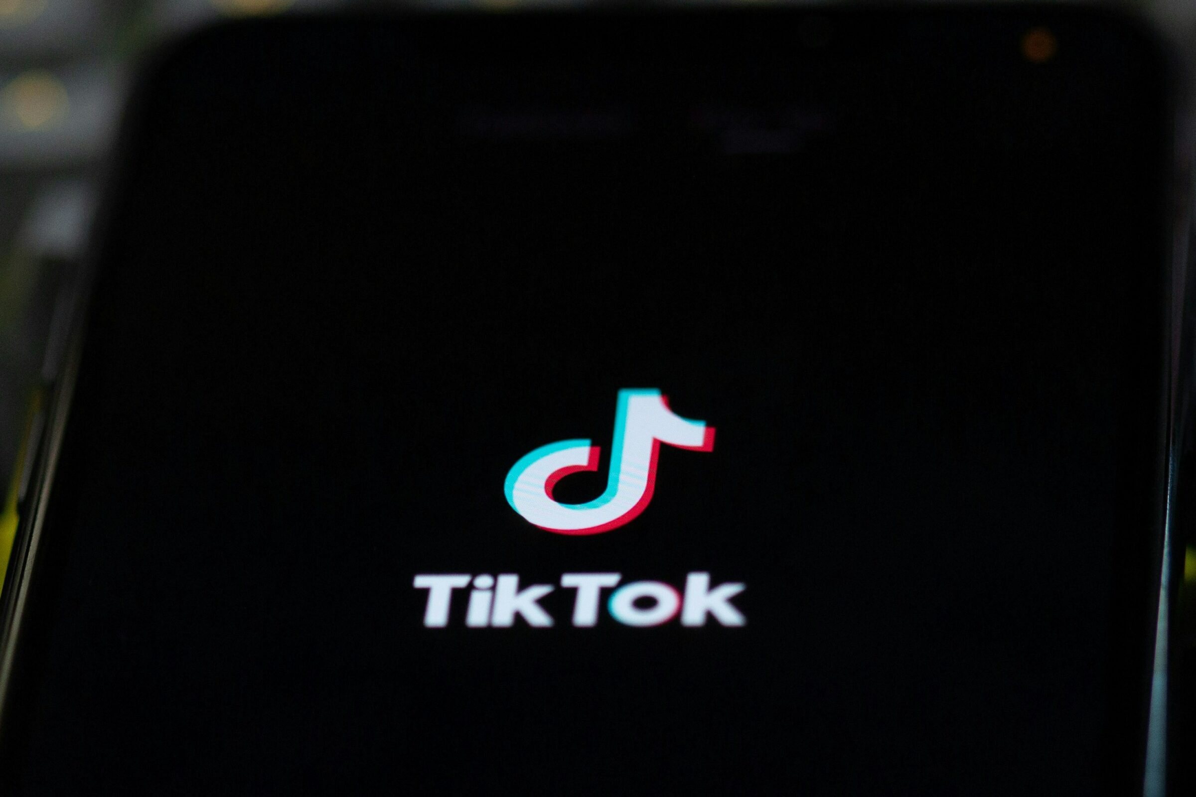 A picture of the startup screen of the TikTok app on iOS.